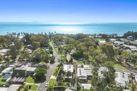 Property photo of 17 Bourke Street Blacks Beach QLD 4740