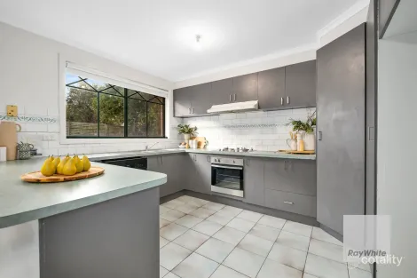 Property photo of 44B Chris Court Hillside VIC 3037