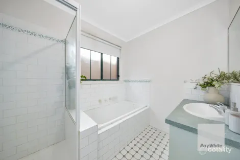 Property photo of 44B Chris Court Hillside VIC 3037