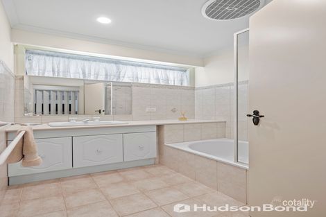 Property photo of 43 Roseland Grove Doncaster VIC 3108