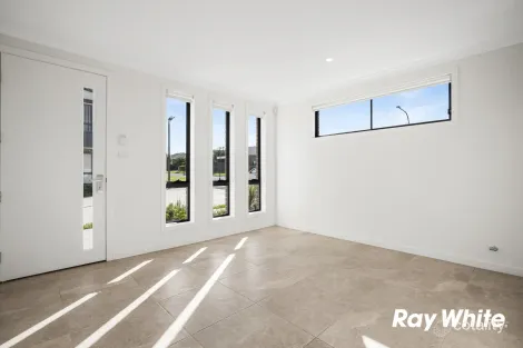 Property photo of 12 Calamvale Glade Riverstone NSW 2765