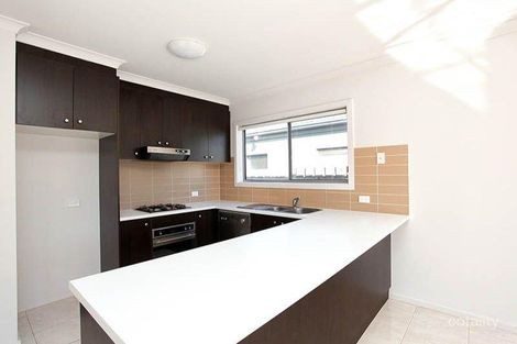 Property photo of 16 McDougall Place Truganina VIC 3029