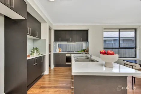 Property photo of 43 Heinemann Circuit Hillier SA 5116