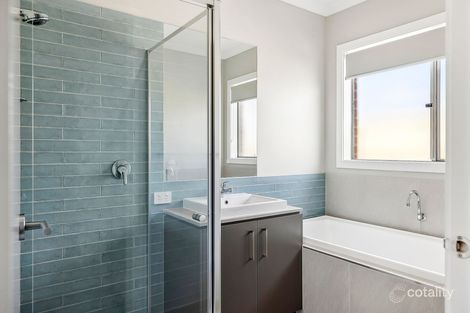 Property photo of 24 Raindrop Circuit Fraser Rise VIC 3336