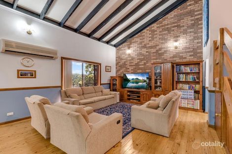 Property photo of 33 Cooroy Crescent Yellow Rock NSW 2777