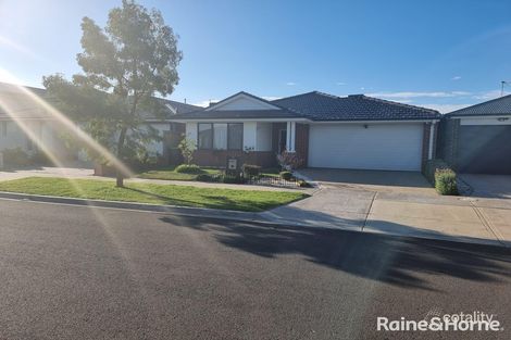 Property photo of 30 Bowral Avenue Point Cook VIC 3030