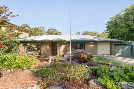 Property photo of 16 Narina Way Aberfoyle Park SA 5159