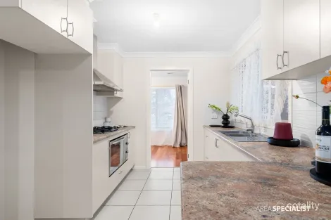 Property photo of 4 Swan Street Werribee VIC 3030
