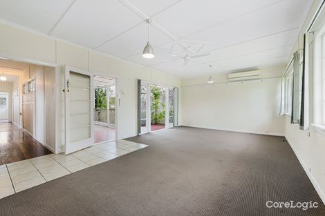 Property photo of 26 Oatland Crescent Holland Park West QLD 4121