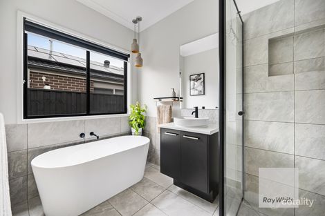 Property photo of 25 Avisha Way Greenvale VIC 3059