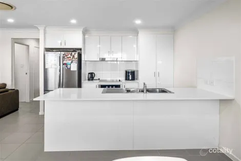 Property photo of 25/3 Broadleaf Parade Redbank QLD 4301