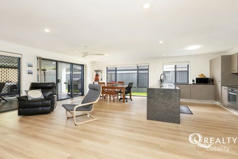 Property photo of 19 Watheroo Place Parkinson QLD 4115