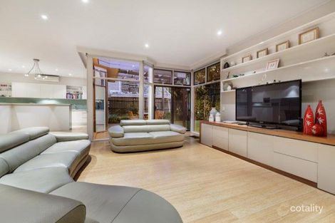 Property photo of 38 Aroona Road Caulfield North VIC 3161