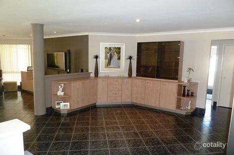 Property photo of 2 Geebung Close Sinagra WA 6065