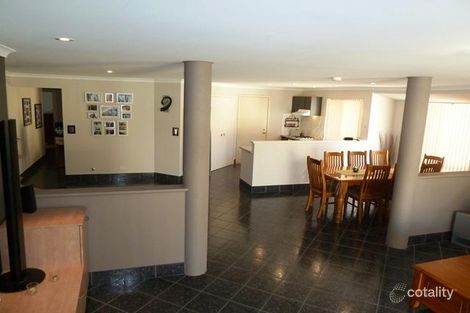 Property photo of 2 Geebung Close Sinagra WA 6065