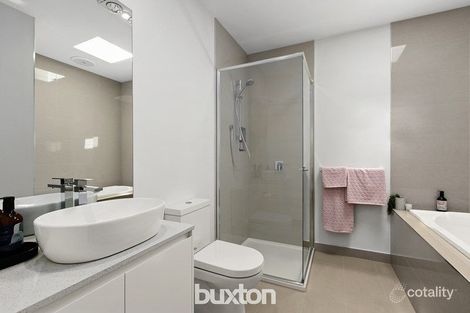 Property photo of 8 Manikato Avenue Mordialloc VIC 3195