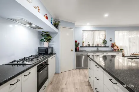 Property photo of 33 Roseheath Boulevard Kiara WA 6054