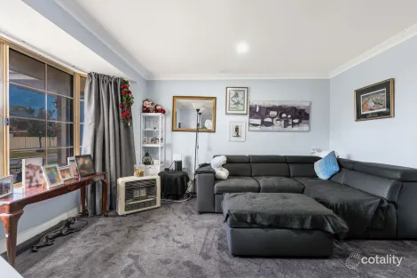 Property photo of 33 Roseheath Boulevard Kiara WA 6054