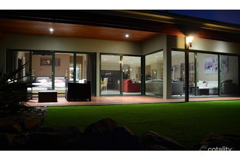 Property photo of 52 Britannia Parade Hindmarsh Island SA 5214