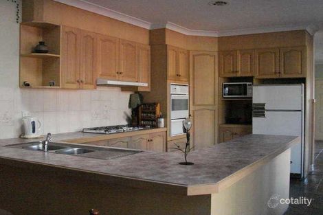 Property photo of 32 Proctor Crescent Keilor Downs VIC 3038