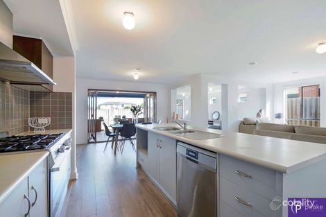 Property photo of 30 Stefan Drive Berwick VIC 3806