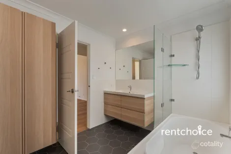 Property photo of 10 Solar Way Carlisle WA 6101