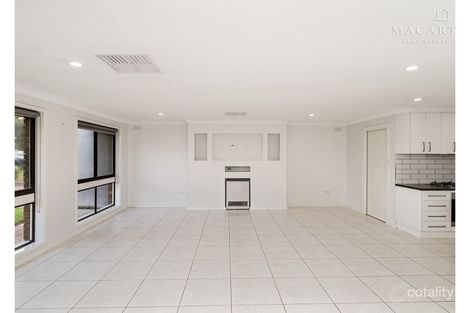 Property photo of 7 Nandina Avenue Lake Albert NSW 2650