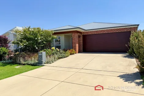 6a Peacock Dr, Turvey Park, NSW 2650