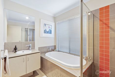 5 Synergy Ct, Taylors Hill, VIC 3037