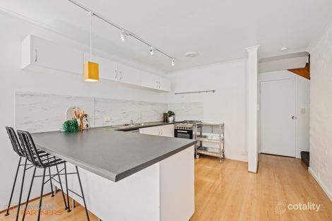 Property photo of 1 Mackaness Place Garran ACT 2605