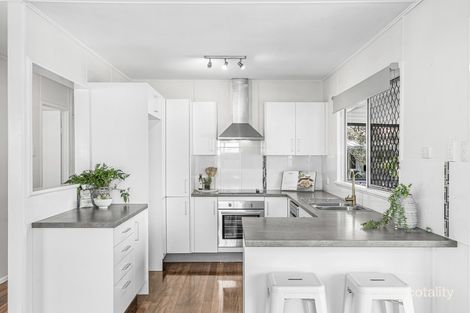 Property photo of 8 Roby Street Wynnum QLD 4178