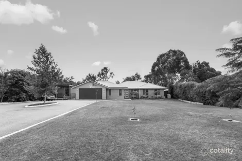 Property photo of 11 Dalton Way Greenfields WA 6210