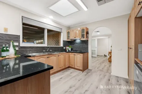 Property photo of 12 Wenden Road Mill Park VIC 3082