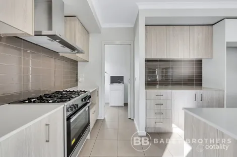 Property photo of 96 Fiorelli Boulevard Cranbourne East VIC 3977