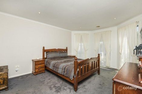 Property photo of 4 Clancy Crescent Carrum Downs VIC 3201