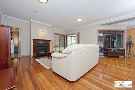 Property photo of 39 Firethorn Place Jerrabomberra NSW 2619