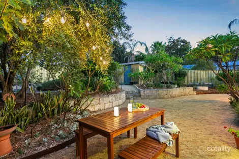 4 Glendale Ave, Hamersley, WA 6022