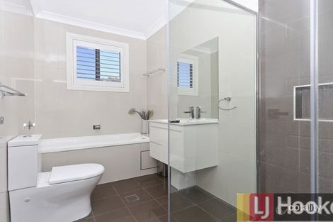 Property photo of 16 Glenbrook Crescent Georges Hall NSW 2198