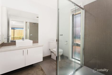 Property photo of 14 Buscombe Crescent Drouin VIC 3818