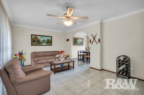 Property photo of 8 Drood Place Ambarvale NSW 2560
