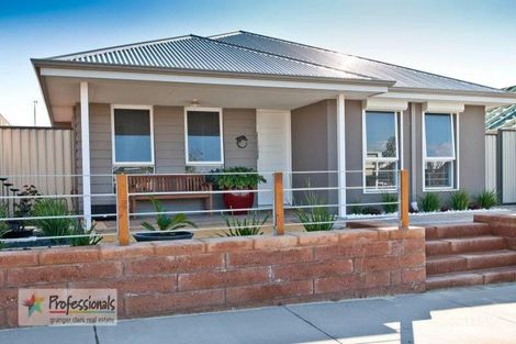 25 Pallarup Cres, Ellenbrook, WA 6069