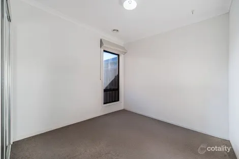 Property photo of 32 Rathdowne Drive Mickleham VIC 3064