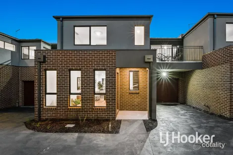 2/74 Herbert St, Dandenong, VIC 3175