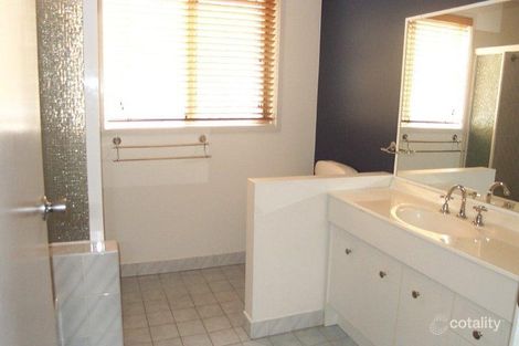 Property photo of 2/43 Bimbadeen Avenue Banora Point NSW 2486