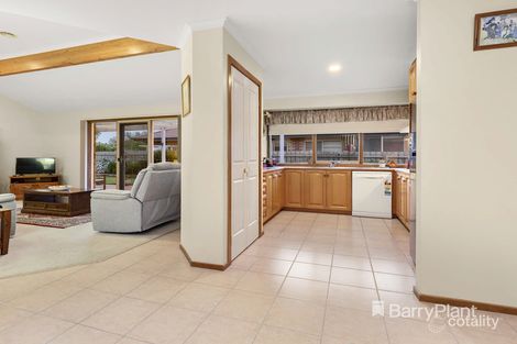13 Ellinbank Cres, Mornington, VIC 3931