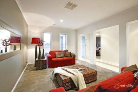 Property photo of 13 Gooseberry Mews Berwick VIC 3806