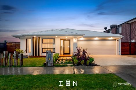 54 Pamplona Way, Clyde North, VIC 3978
