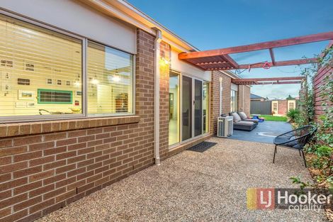 Property photo of 34 Everly Circuit Pakenham VIC 3810
