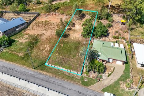 33 Flounder Cres, Toolooa, QLD 4680