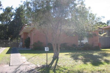 17 Nisic Cl, Bateau Bay, NSW 2261